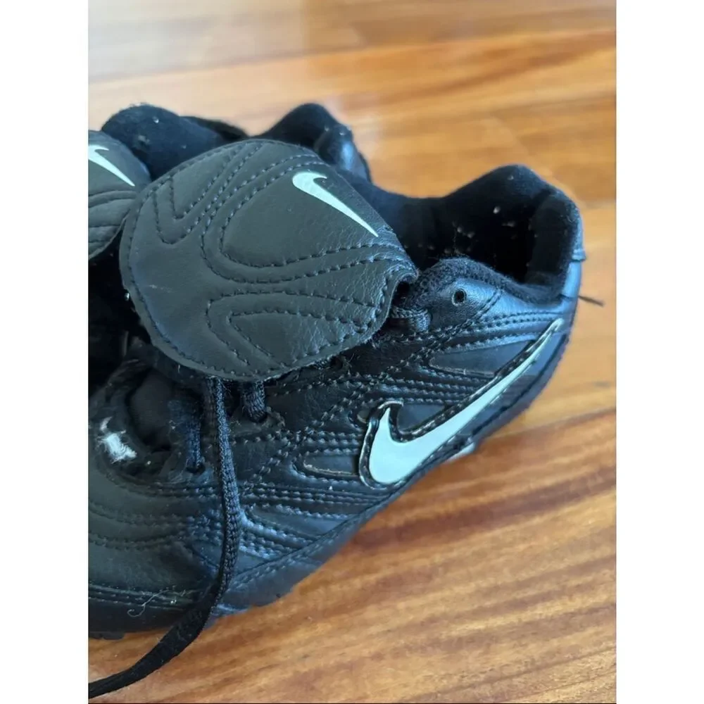Nike Kids Black teeball baseball Soccer Sneakers with White Swoosh size 11c